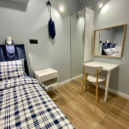 Thruster - Rooms, Kitchen, Chill-Out Zone-Netflix, Lobby-Netflix Gdynia Exterior photo