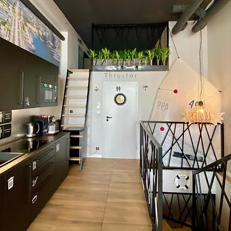 Thruster - Rooms, Kitchen, Chill-Out Zone-Netflix, Lobby-Netflix Gdynia Exterior photo