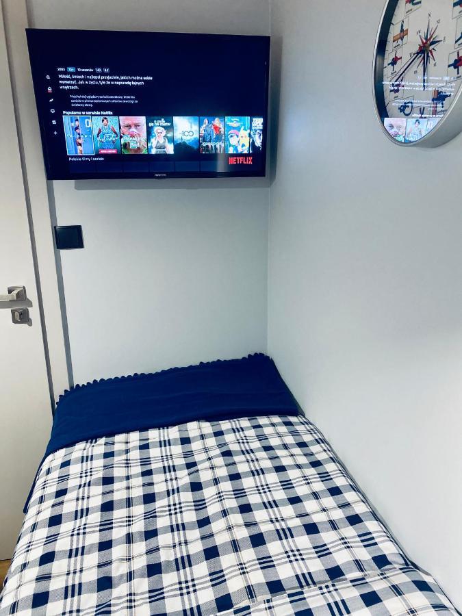 Thruster - Mini Kino, Lobby, Kuchnia, Netflix Hotel