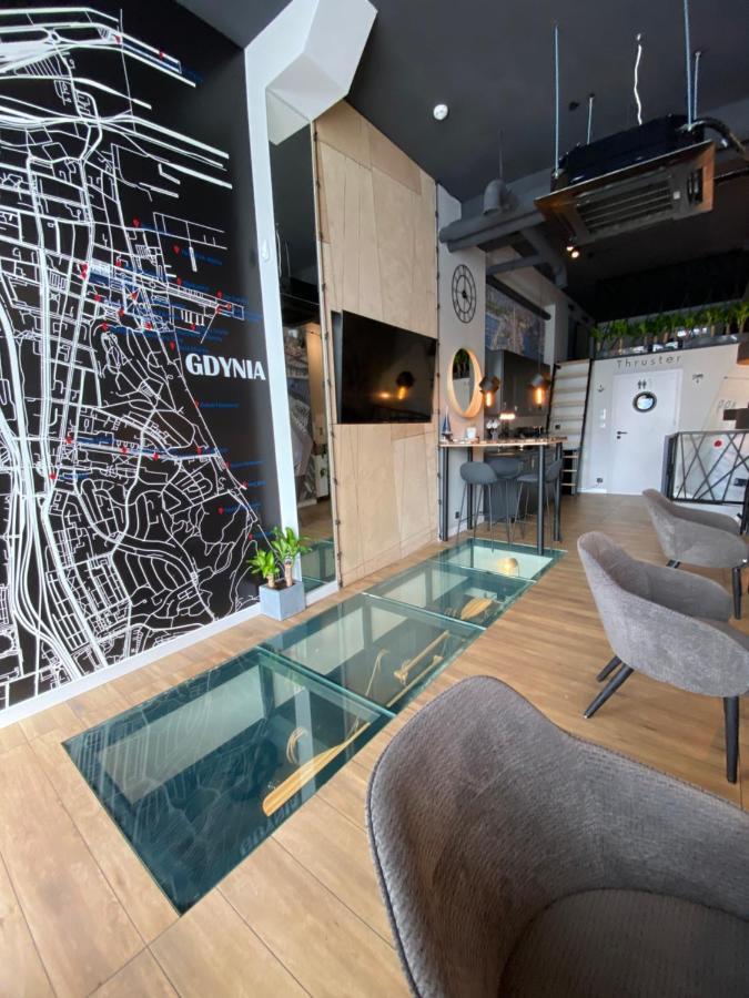 Thruster - Mini Kino, Lobby, Kuchnia, Netflix Hotel